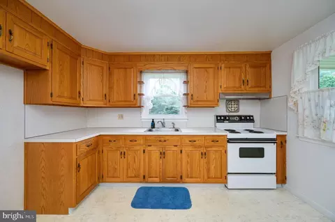 2007 Myrtle St, Reading, PA 19605 photo 11