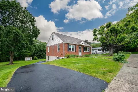 2007 Myrtle St, Reading, PA 19605 photo 4