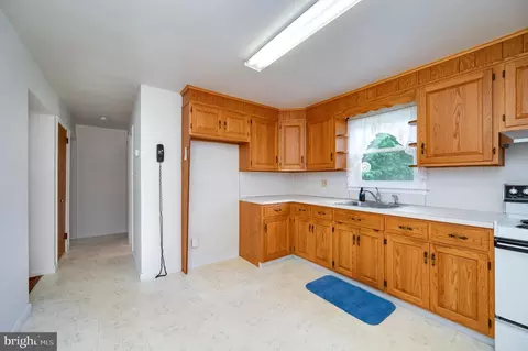 2007 Myrtle St, Reading, PA 19605 photo 12