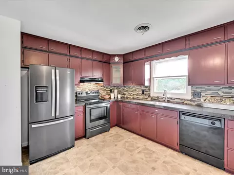 Kitchen - 315 Morrison Rd, Reading, PA 19601 photo 2 of 3