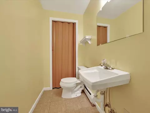 Bath - 315 Morrison Rd, Reading, PA 19601 photo 3 of 3