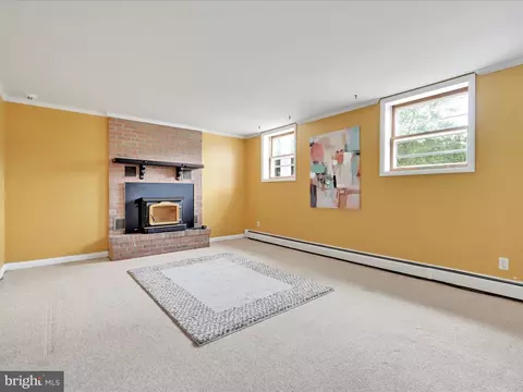 Living - 315 Morrison Rd, Reading, PA 19601 photo 3 of 4