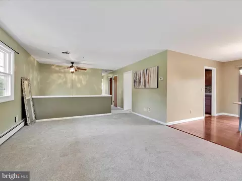 Living - 315 Morrison Rd, Reading, PA 19601 photo 2 of 4