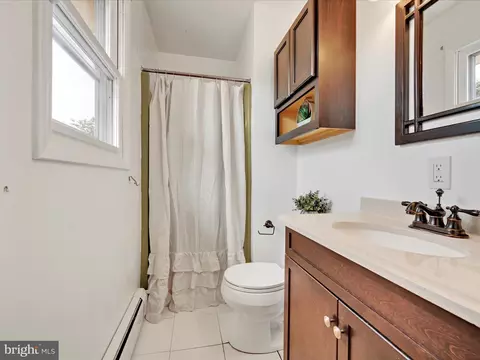 Bath - 315 Morrison Rd, Reading, PA 19601 photo 1 of 3