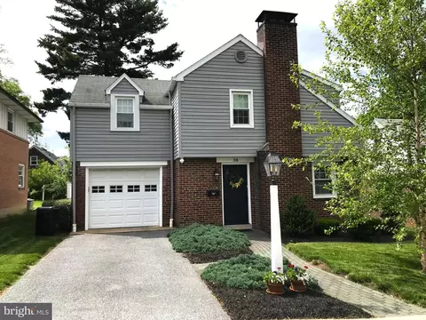 38 Spruce St, Reading, PA 19607