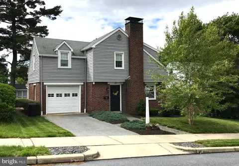 38 Spruce St, Reading, PA 19607 photo 2