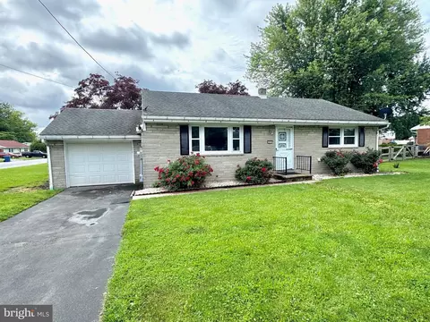 313 Martha St, Robesonia, PA 19551