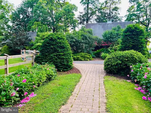 Exterior - 3394 State Hill Rd, Reading, PA 19608 photo 9 of 19