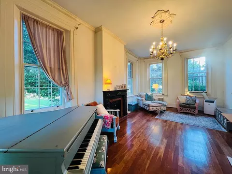 Living - 3394 State Hill Rd, Reading, PA 19608 photo 2 of 4