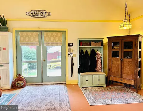Entry Way - 3394 State Hill Rd, Reading, PA 19608 photo 10 of 11