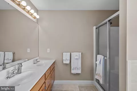 Bath - 58 Pacific Ave, Reading, PA 19608 photo 2 of 4