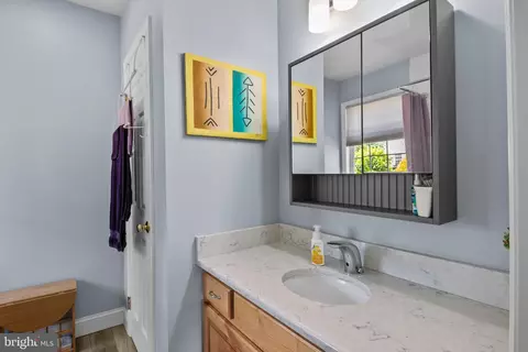 Bath - 58 Pacific Ave, Reading, PA 19608 photo 3 of 4