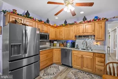 Kitchen - 58 Pacific Ave, Reading, PA 19608 photo 6 of 7