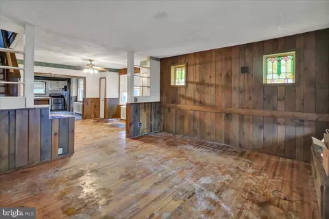 Entry Way - 913 Gregg Ave, Reading, PA 19607 photo 1 of 1
