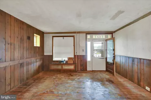Living - 913 Gregg Ave, Reading, PA 19607 photo 1 of 4