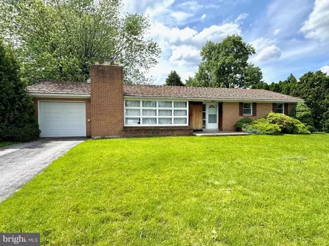 116 N Elm St, Robesonia, PA 19551