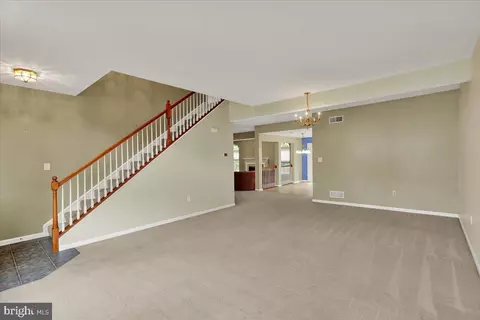 203 Barrington Dr, Reading, PA 19607 photo 4
