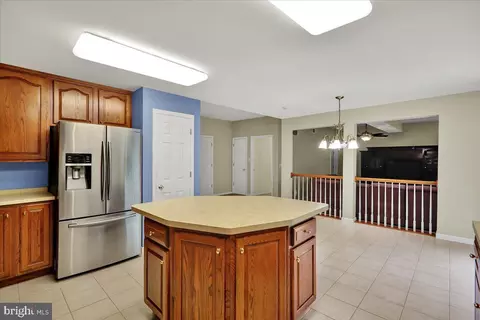 203 Barrington Dr, Reading, PA 19607 photo 12