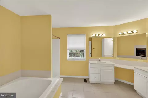 203 Barrington Dr, Reading, PA 19607 photo 26