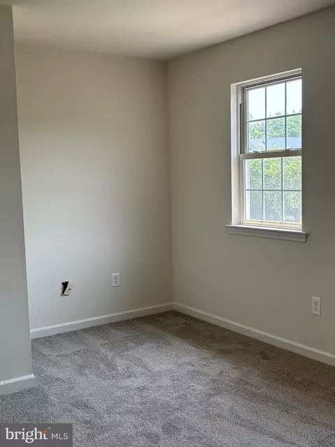 Bedroom - 348 Sioux Ct, Sinking Spring, PA 19608 photo 4 of 4