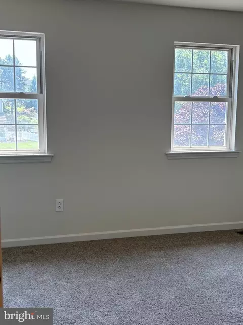 Bedroom - 348 Sioux Ct, Sinking Spring, PA 19608 photo 2 of 4