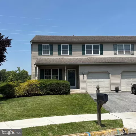 348 Sioux Ct, Sinking Spring, PA 19608