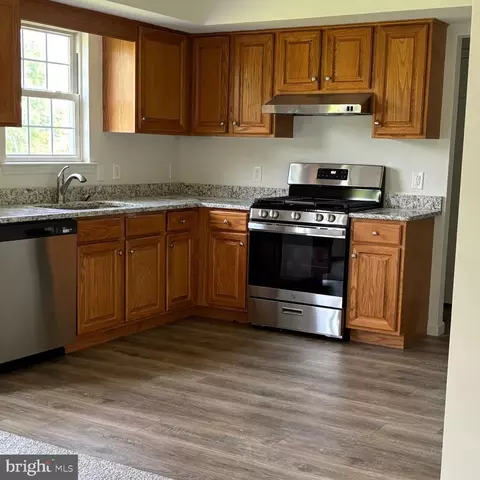 Kitchen - 348 Sioux Ct, Sinking Spring, PA 19608 photo 1 of 2
