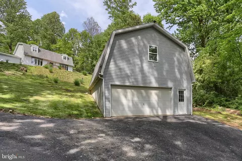 46 Gelsinger Rd, Reading, PA 19608 photo 3