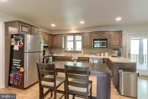 46 Gelsinger Rd, Reading, PA 19608 photo 8
