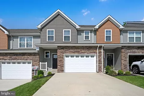 10 Hubbardton Ct, Sinking Spring, PA 19608
