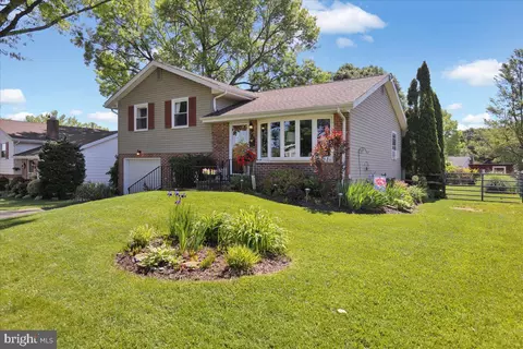 Exterior - 3012 Octagon Ave, Reading, PA 19608 photo 3 of 11
