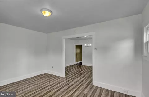 Entry Way - 937 Fern Ave, Reading, PA 19607 photo 2 of 10