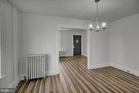 Entry Way - 937 Fern Ave, Reading, PA 19607 photo 4 of 10