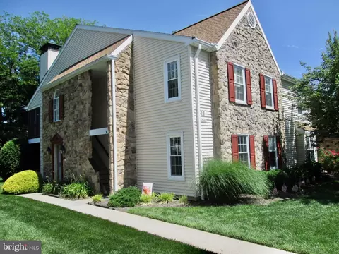 112 Valley Greene Cir, Reading, PA 19610