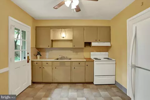 702 State St, Reading, PA 19607 photo 12