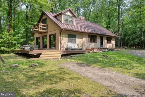 6140 Four Point Rd, Bethel, PA 19507