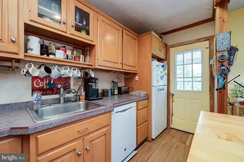 827 Delta Ave, Reading, PA 19605 photo 16