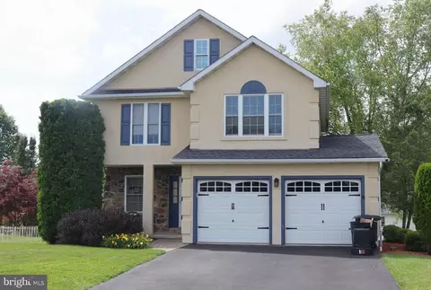 467 Luella Dr, Kutztown, PA 19530