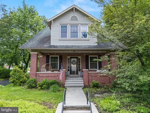 17 Water St, Oley, PA 19547