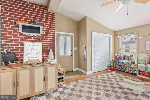 Entry Way - 17 Water St, Oley, PA 19547 photo 4 of 7