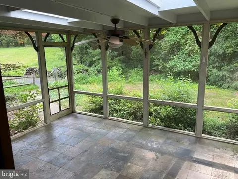 Exterior - 214 Meadow Glen Ln, Reading, PA 19607 photo 3 of 5