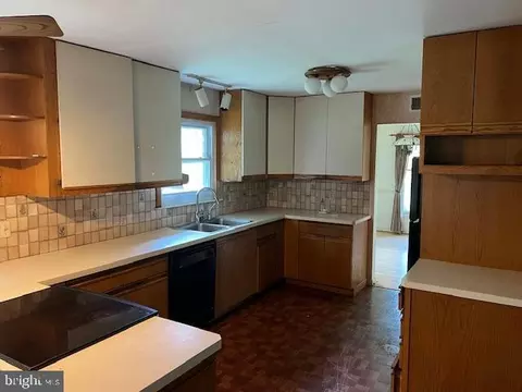 Kitchen - 214 Meadow Glen Ln, Reading, PA 19607 photo 1 of 1