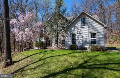 17 Ronald Glenn Ave, Fleetwood, PA 19522