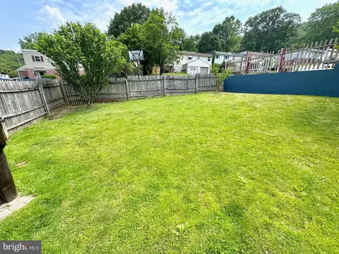 Exterior - 807 Rabbit Ln, Reading, PA 19606 photo 3 of 3