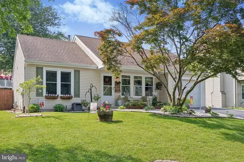 984 Rill Rd, Reading, PA 19606