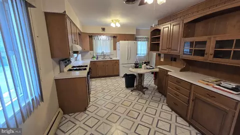 419 Holland, Reading, PA 19607 photo 6
