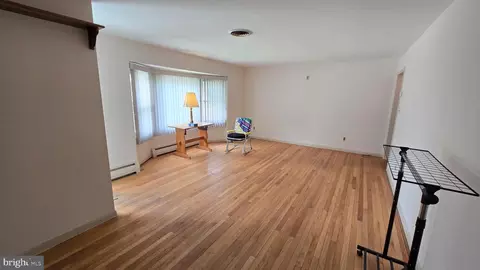 419 Holland, Reading, PA 19607 photo 5