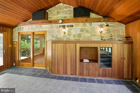 Entry Way - 2464 Old Route 100, Barto, PA 19504 photo 3 of 4