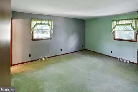 Bedroom - 2464 Old Route 100, Barto, PA 19504 photo 1 of 3