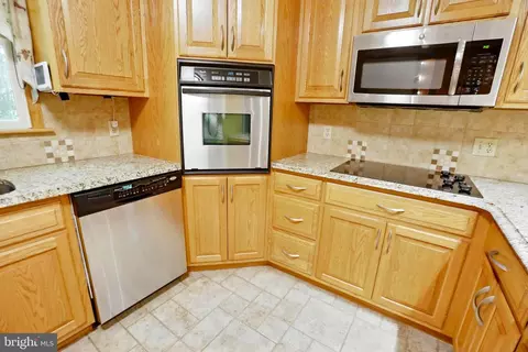 Kitchen - 2464 Old Route 100, Barto, PA 19504 photo 3 of 5